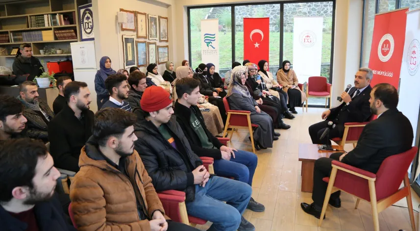 Vali Baydaş, üniversite öğrencileri ile söyleşi yaptı