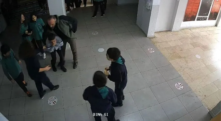 Öğrencisinin müdehalesi hayatını kurtardı