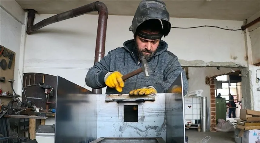 Bayburtlu aile 4 kuşaktır soba üretiyor
