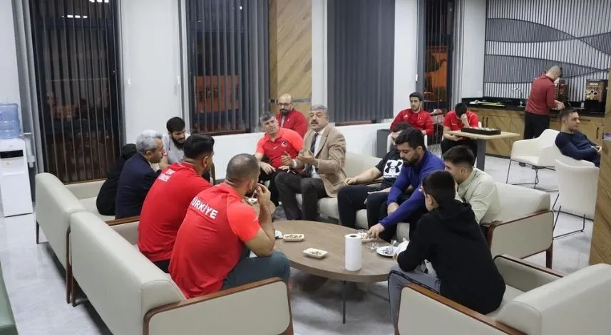 Milli güreşçiler Rize'de kampa girdi