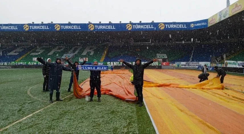 Çaykur Rizespor taraftarının kar seferberliği