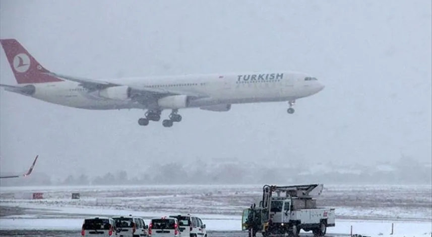 İstanbul-Rize uçuş seferine kar engeli
