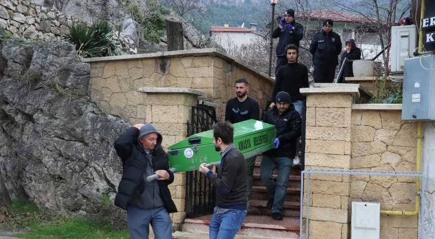 70 yaşındaki zihinsel engelli kadın evinde ölü bulundu