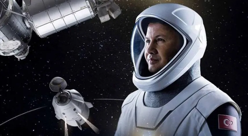 Türkiye'nin ilk astronotu Gezeravcı'yı taşıyan uzay aracının 