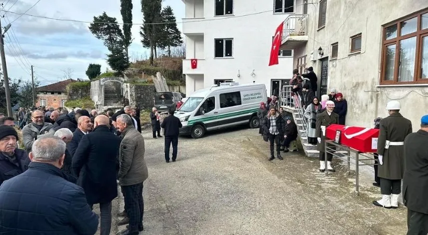 Rize'de vefat eden Kıbrıs gazisi toprağa verildi