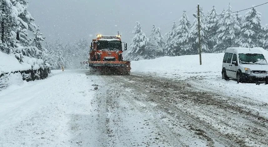 Karabük'ün yüksek kesimlerine kar yağdı