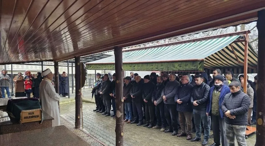 Artvin'de eşi tarafından öldürülen kadının cenazesi toprağa verildi