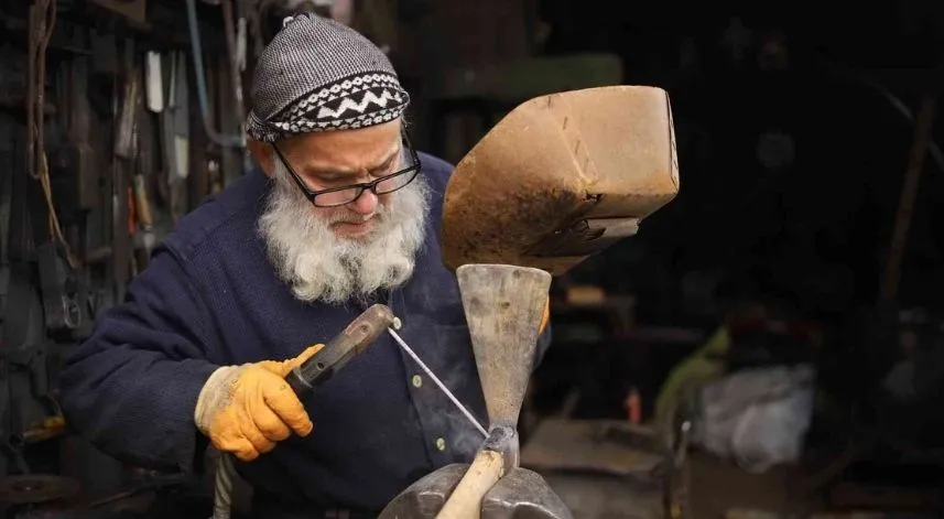 Mesleğinde yarım asrı deviren Nuri amca tecrübelerini aktarıyor