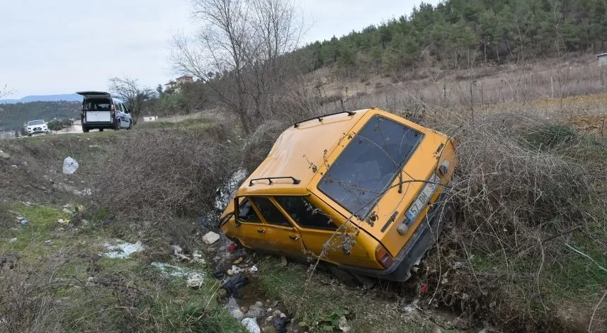 Sinop'ta su kanalına devrilen otomobilin sürücüsü yaralandı
