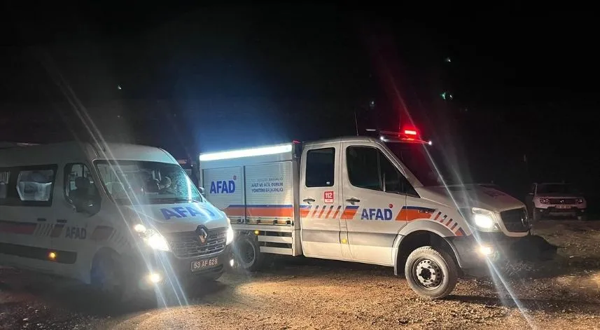 Rize'den 50 kişilik ekip Erzincan'a ulaştı