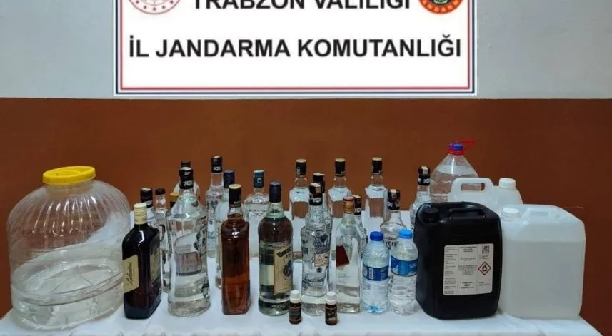73 yaşında evinde sahte içki imal ederken yakalandı