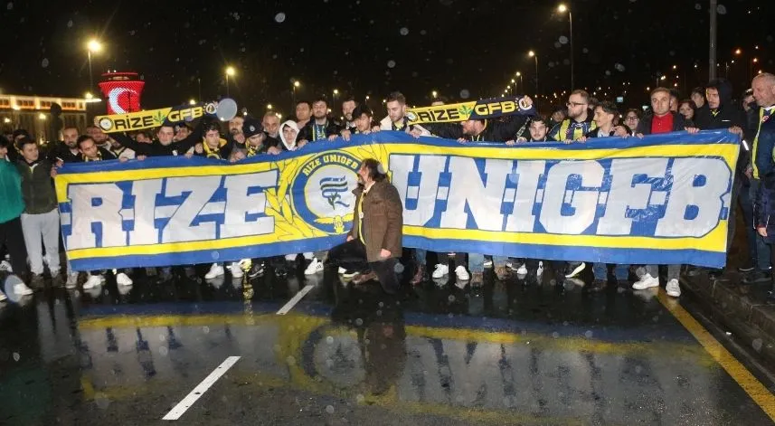 Fenerbahçe kafilesi maç için Rize'ye geldi