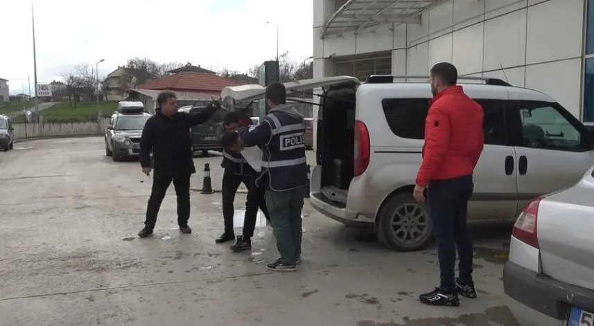 Eski eşinin arkadaşını bıçaklayarak öldüren şahıs tutuklandı