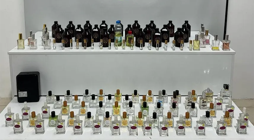 Samsun'da gümrük kaçağı parfüm operasyonunda 3 şüpheli yakalandı