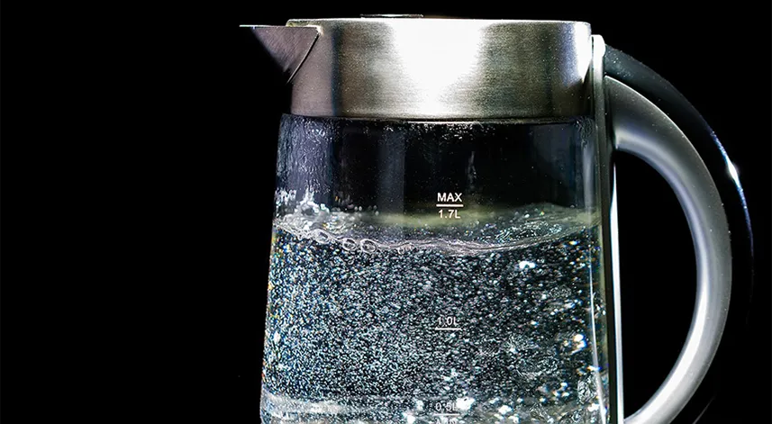 Araştırma: Musluk suyunu kaynatmak, mikroplastiklerin zararlı etkilerini azaltabilir