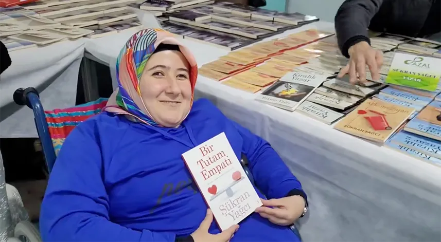 Şükran Yağcı, 'Rize Kitap Fuarı’ndaydı