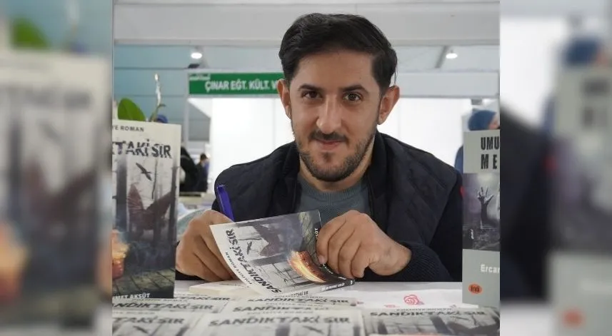 Engelli yazar Ercan Mehmet Aksüt, 'Rize Kitap Fuarı'na katıldı
