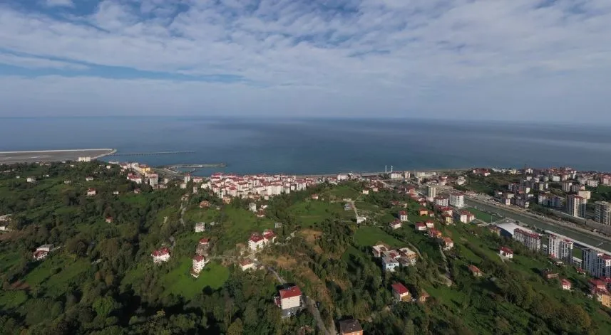 Pazar’da 11 aday yarışacak