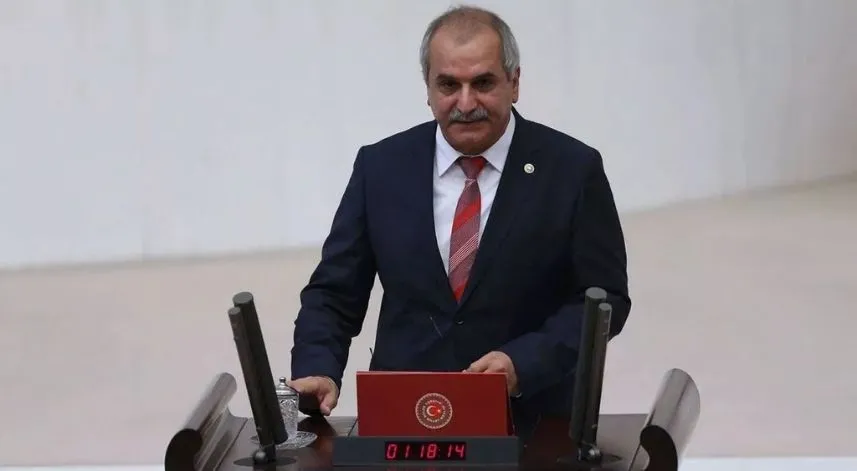 Eski milletvekili kardeşi tarafından bıçaklandı