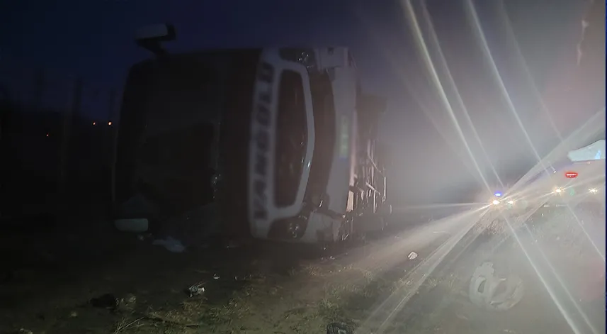 Kırşehir'de yolcu otobüsü yan yattı: 15 yaralı