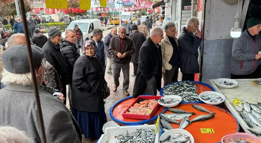Rize'de istavrit kuyruğu 