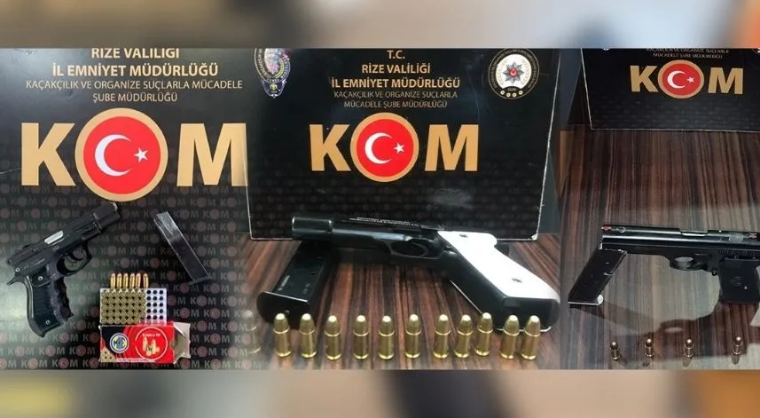 Rize'de ruhsatsız tabancalara el konuldu