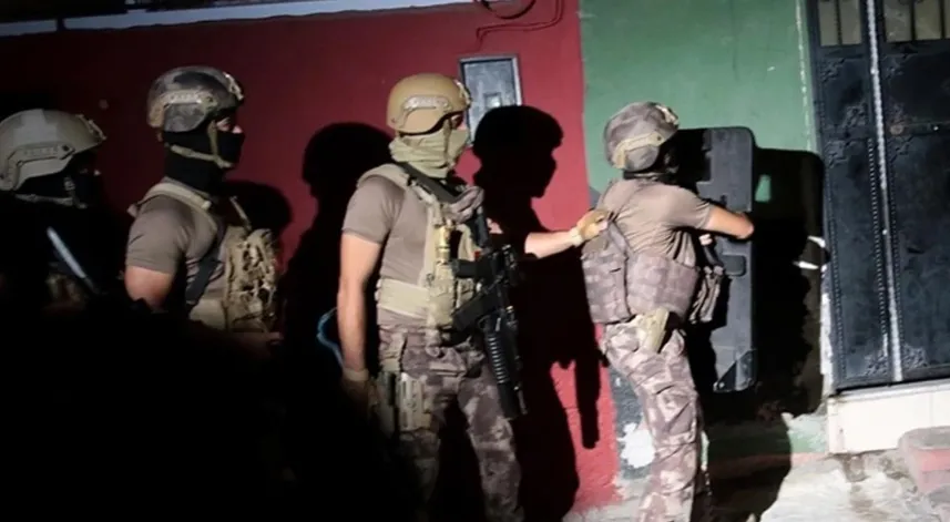 8 ilde eş zamanlı operasyon