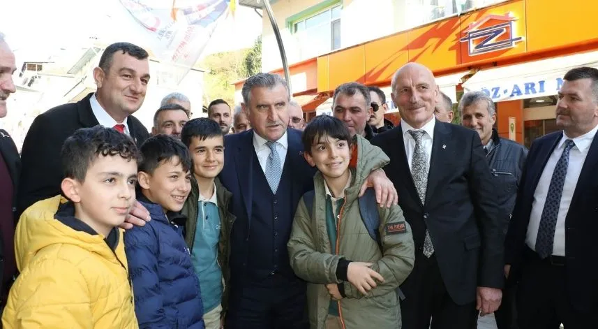 Bakan Bak: Geliyoruz yeniden hizmete devam, yola devam