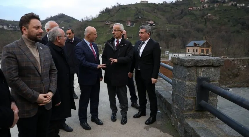  Uraloğlu: Çamlıhemşin yolunun ihalesini yaptık ve çalışmalara başladık