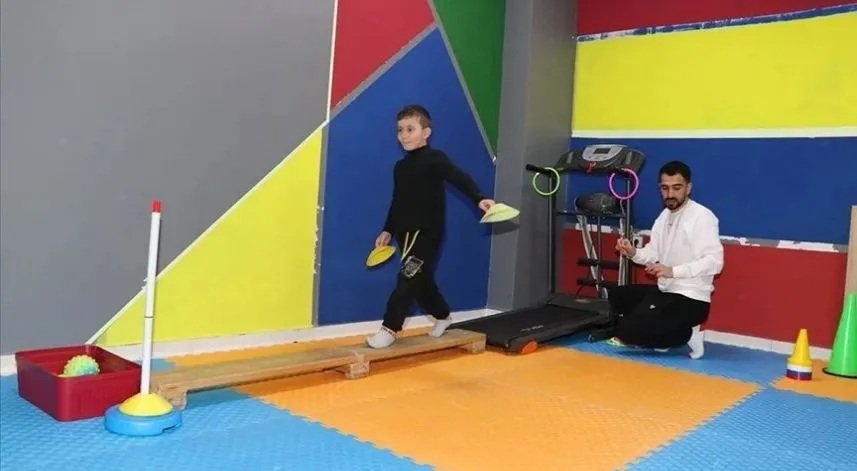 Otizmli çocuklar sporla hayata bağlanıyor
