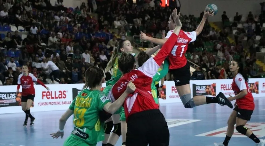 A Milli Kadın Hentbol Takımı, Karadağ’a mağlup oldu