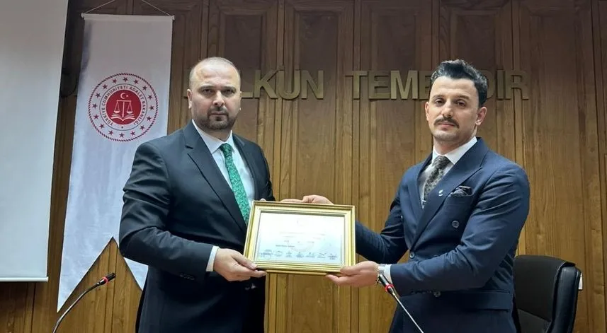 İyidere’de Saffet Mete, mazbatasını aldı