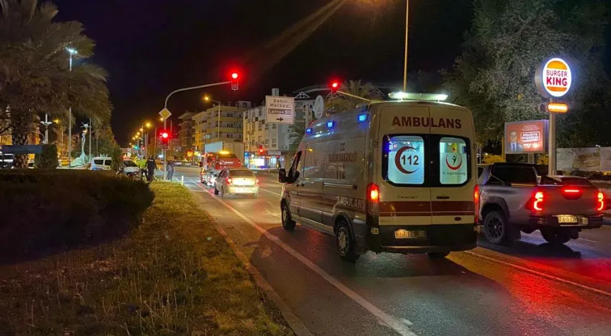 Motosiklet devrildi, sürücüsü yaralandı