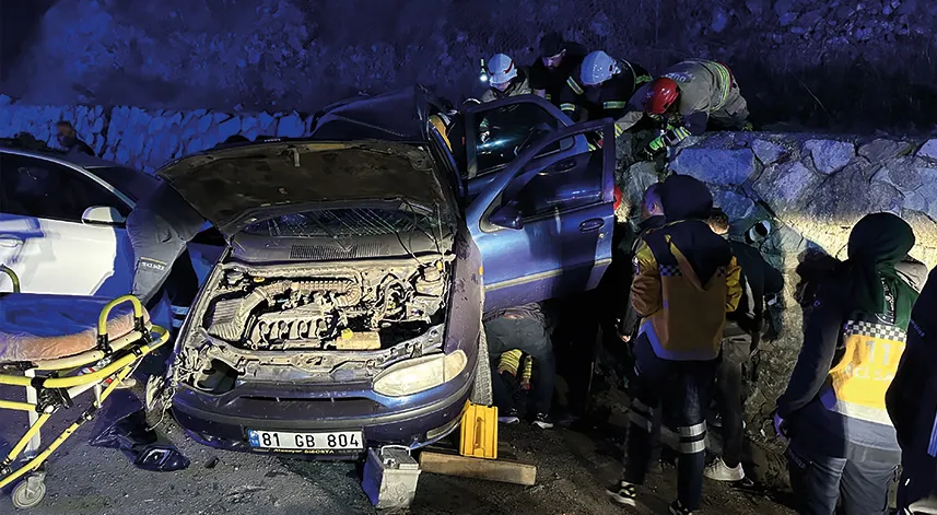 Zincirleme kaza: 1 Ölü 3 Yaralı