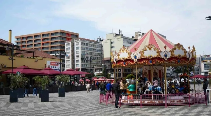 Çarşı pazarda bayram hareketliliği