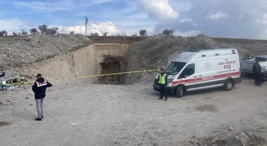 Patates deposu yapımında meydana gelen göçükte 2 kişi öldü, 4 kişi yaralandı