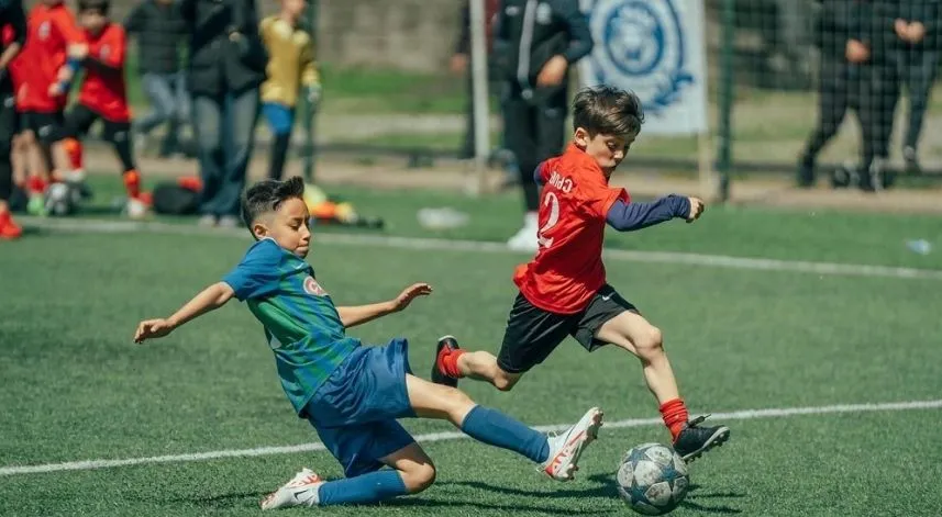 Çaykur Rizesporlu minikler turnuvada 2. oldu