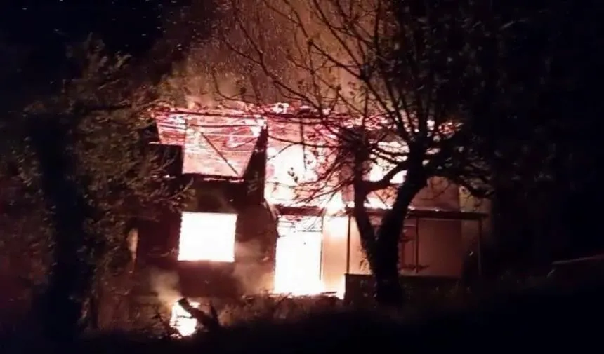 Elektrikli battaniye evi küle çevirdi