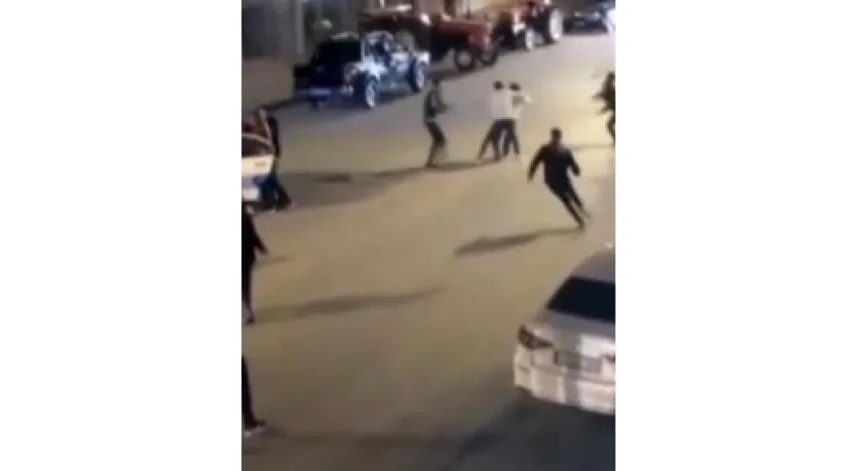 Yol verme kavgasında ortalık savaş alanına döndü