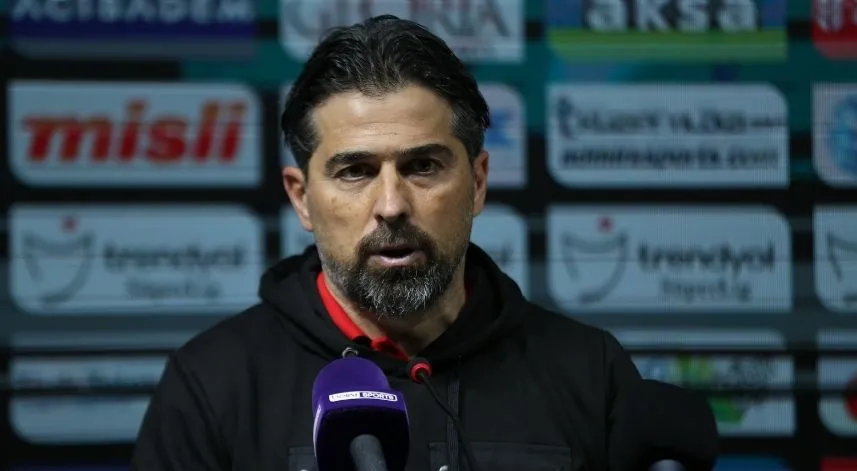 İlhan Palut: Beklediğimiz kadar pozisyona girdik, üç gol attık, net bir galibiyet oldu