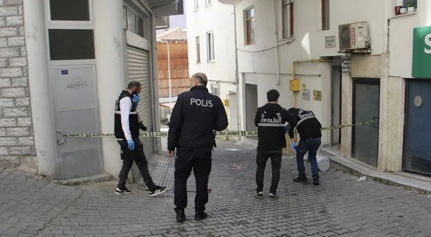 Temizlik yaptığı çatıdan düşen kişi öldü