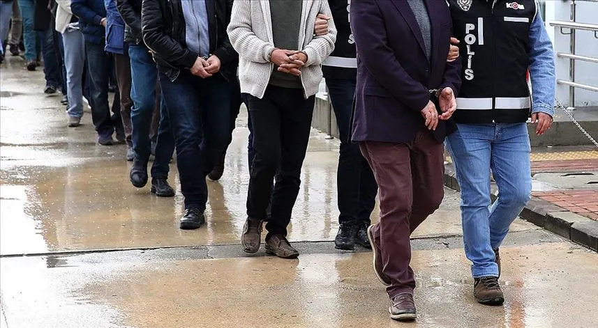 Uyuşturucu operasyonlarında yakalanan 4 zanlı tutuklandı