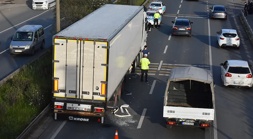Trabzon-Rize istikametinde zincirleme kaza
