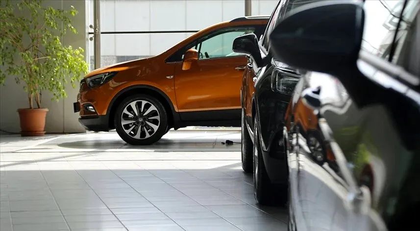 İkinci el çevrim içi oto pazarında satışlar düştü