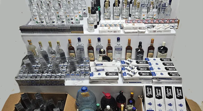 Kaçak alkol ve sigara ele geçirildi