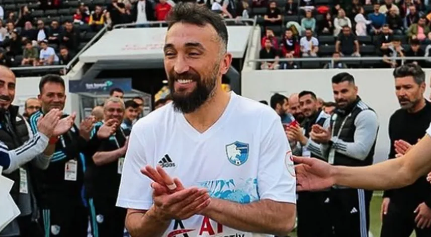 Rizeli futbolcu 100’üncü maçına çıktı