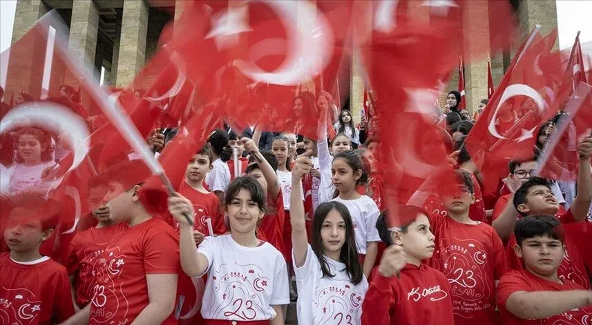 Bakanlardan 23 Nisan mesajları