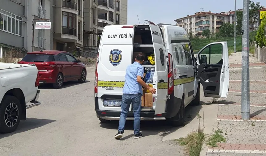 Uzman çavuş cam silerken 3. kattan düştü