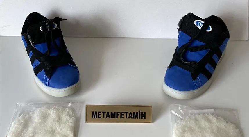 Ayakkabıya zulalanmış uyuşturucu ele geçirildi