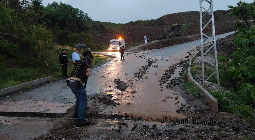 Çorum'da şiddetli yağış etkili oldu